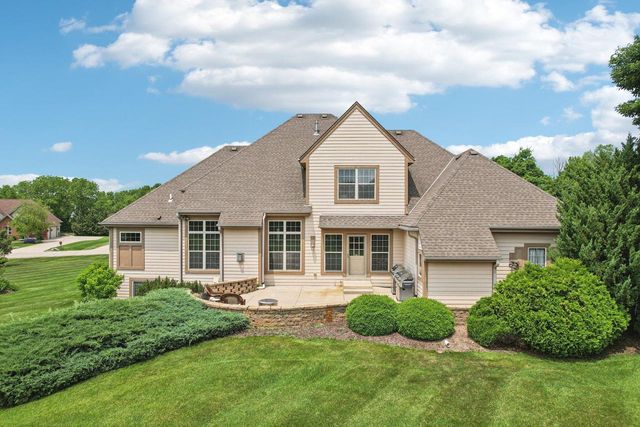 S78W22655 Sunset Glen DRIVE, Big Bend, WI 53103