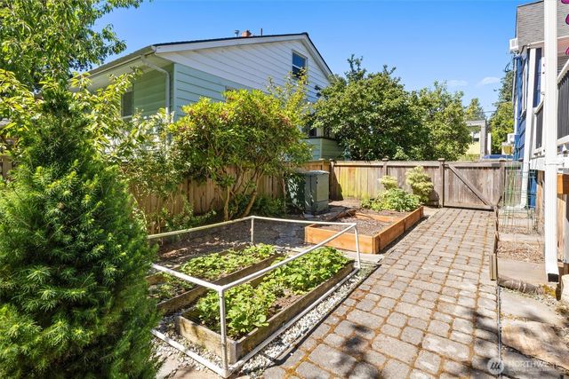 10532 Evanston Avenue N, Seattle, WA 98133