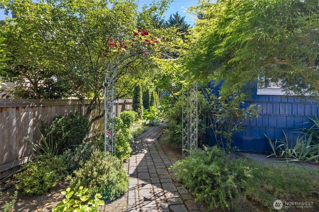10532 Evanston Avenue N, Seattle, WA 98133