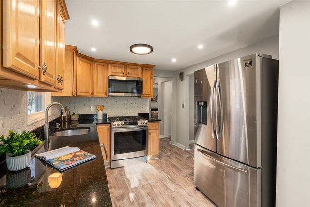 607 Poplar Street, Boston, MA 02131