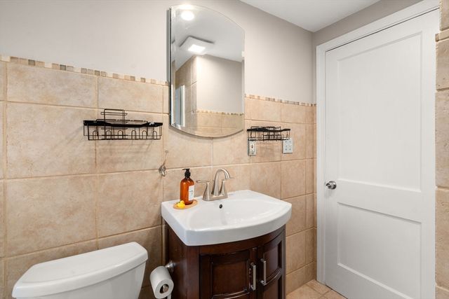 607 Poplar Street, Boston, MA 02131