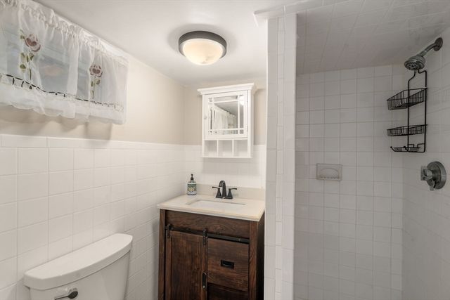 607 Poplar Street, Boston, MA 02131