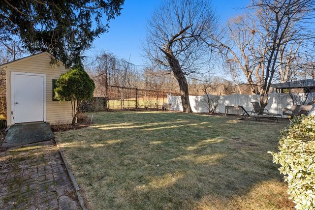 607 Poplar Street, Boston, MA 02131