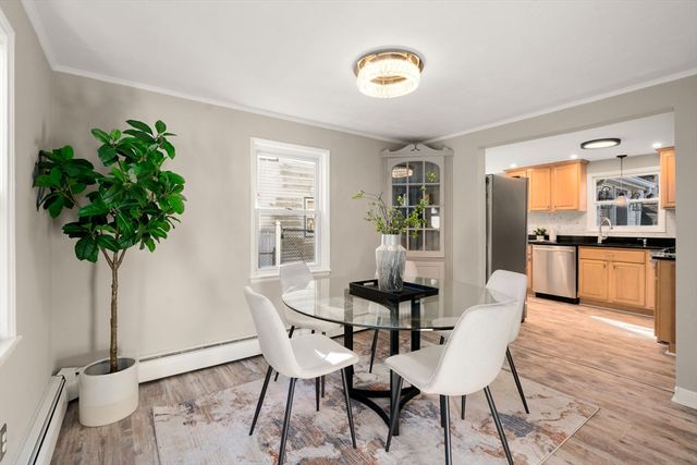 607 Poplar Street, Boston, MA 02131