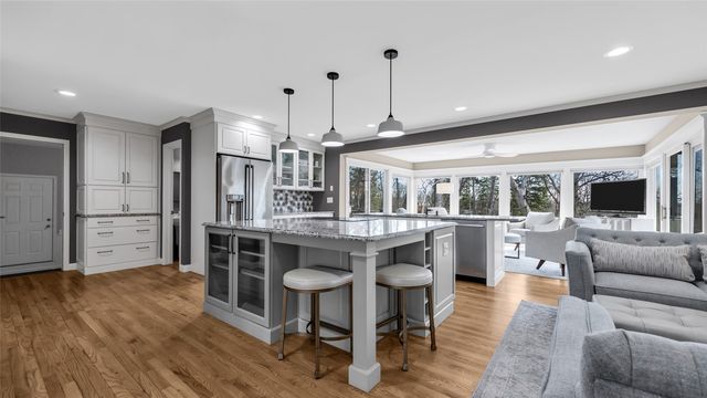 2055 Cottage Glen Drive SE, Cedar Rapids, IA 52403