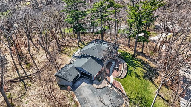 2055 Cottage Glen Drive SE, Cedar Rapids, IA 52403