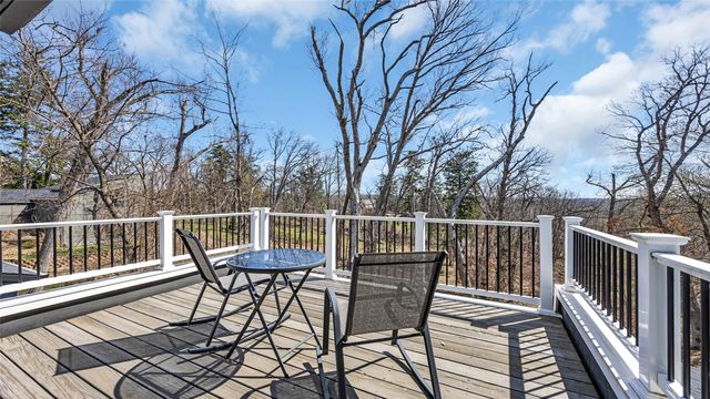 2055 Cottage Glen Drive SE, Cedar Rapids, IA 52403
