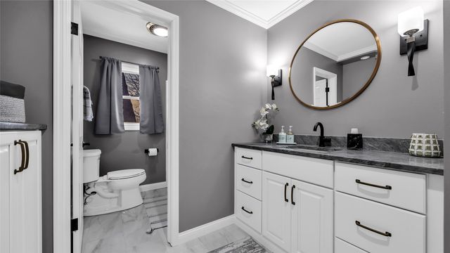 2055 Cottage Glen Drive SE, Cedar Rapids, IA 52403