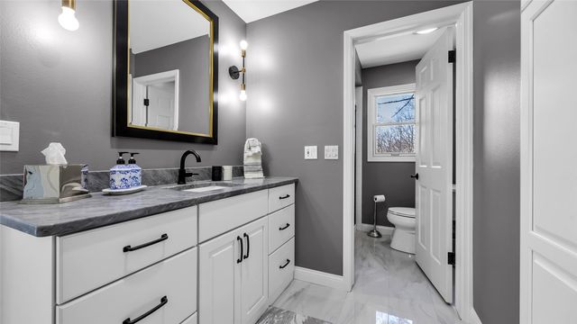 2055 Cottage Glen Drive SE, Cedar Rapids, IA 52403