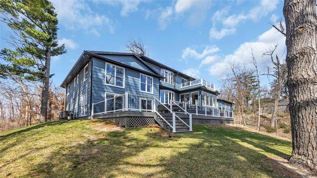2055 Cottage Glen Drive SE, Cedar Rapids, IA 52403