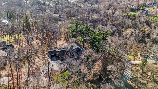 2055 Cottage Glen Drive SE, Cedar Rapids, IA 52403