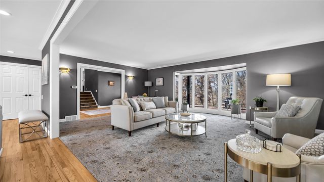 2055 Cottage Glen Drive SE, Cedar Rapids, IA 52403