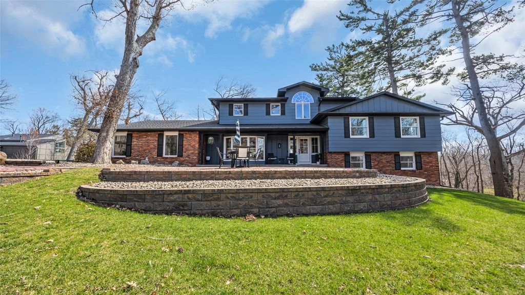 2055 Cottage Glen Drive SE, Cedar Rapids, IA 52403