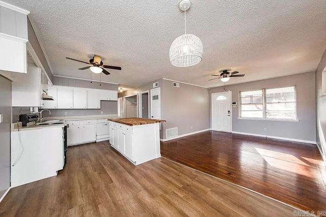 35 Oakview Dr Circle, North Little Rock, AR 72118
