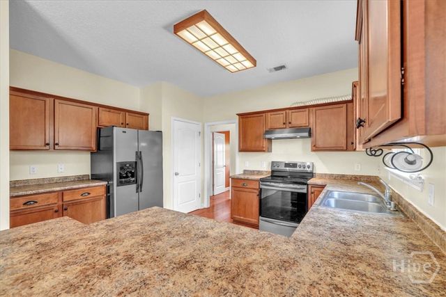 256 Savannah Lane, Richmond Hill, GA 31324