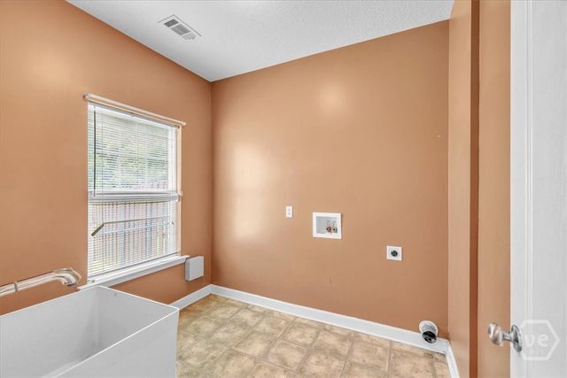 256 Savannah Lane, Richmond Hill, GA 31324