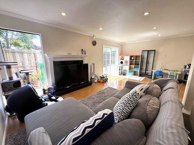 19901 Forest Ave, Castro Valley, CA 94546