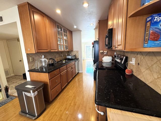 19901 Forest Ave, Castro Valley, CA 94546