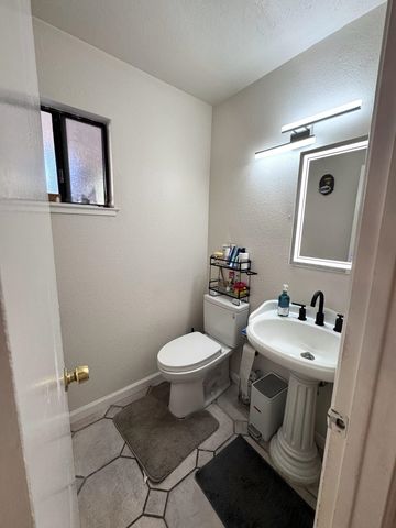 19901 Forest Ave, Castro Valley, CA 94546