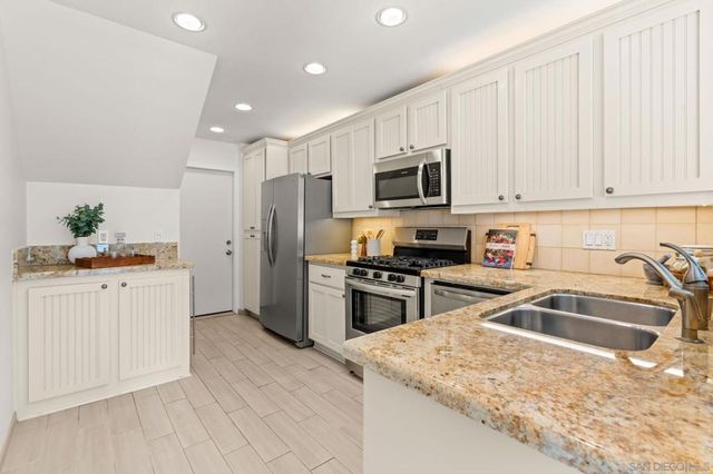 3435 Reynard B, San Diego, CA 92103