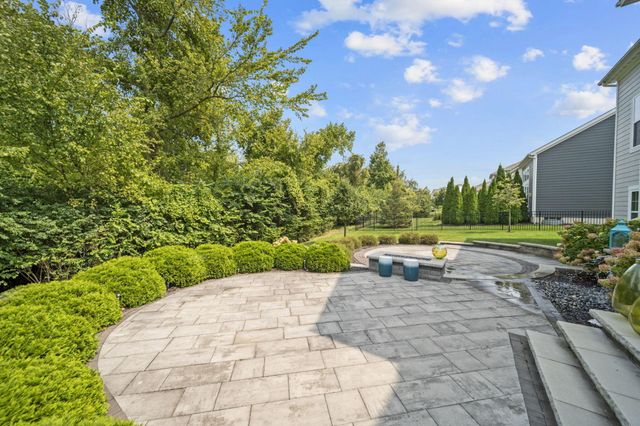 2462 Triple Crown Crossing, Powell, OH 43065