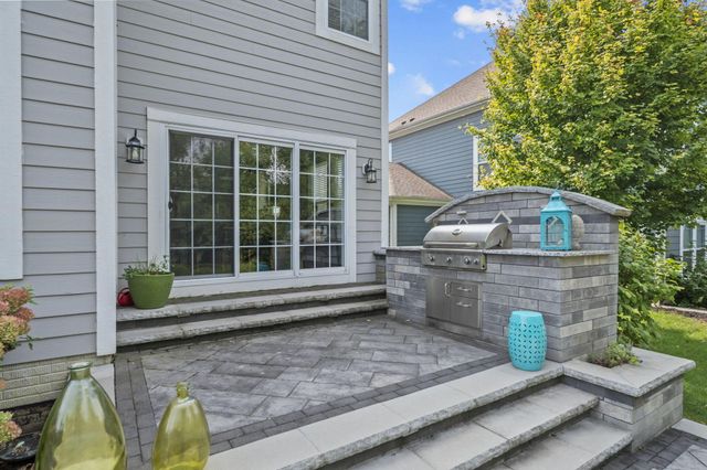 2462 Triple Crown Crossing, Powell, OH 43065