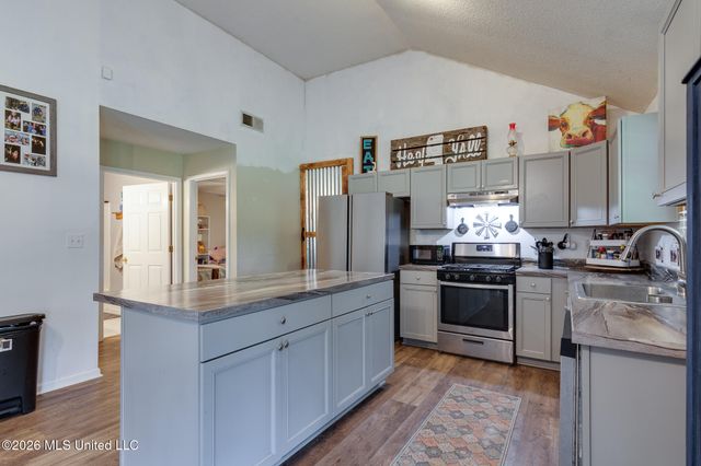 5969 Sycamore Drive, Hernando, MS 38632