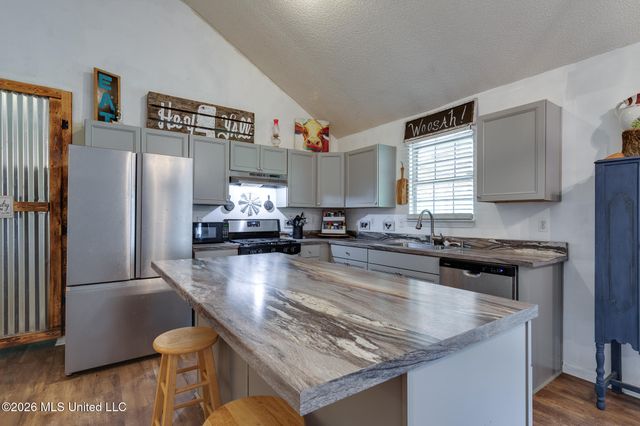 5969 Sycamore Drive, Hernando, MS 38632