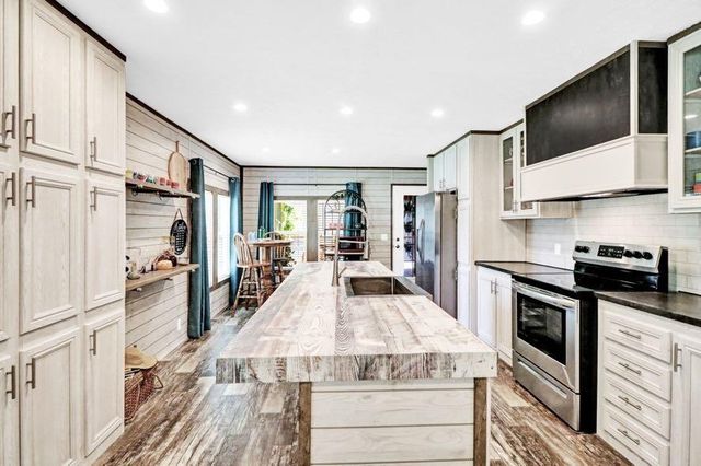 1181 Old Hwy 6, Cross, SC 29436