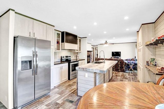 1181 Old Hwy 6, Cross, SC 29436