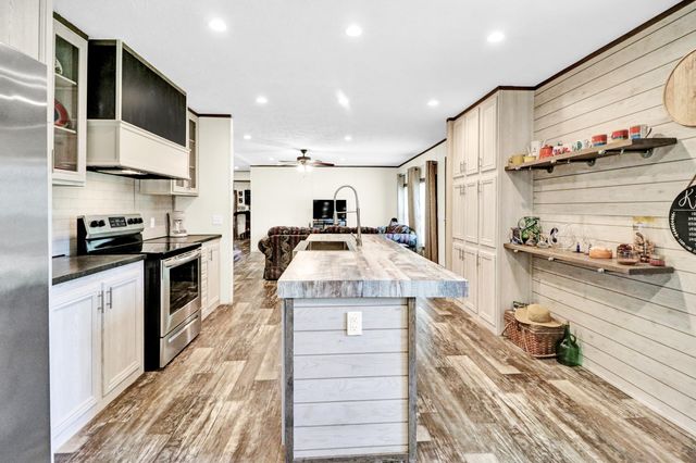 1181 Old Hwy 6, Cross, SC 29436