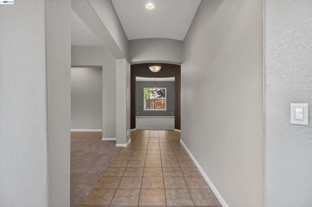 2243 Winchester Loop, Discovery Bay, CA 94505