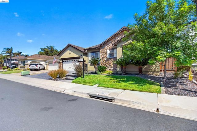 2243 Winchester Loop, Discovery Bay, CA 94505