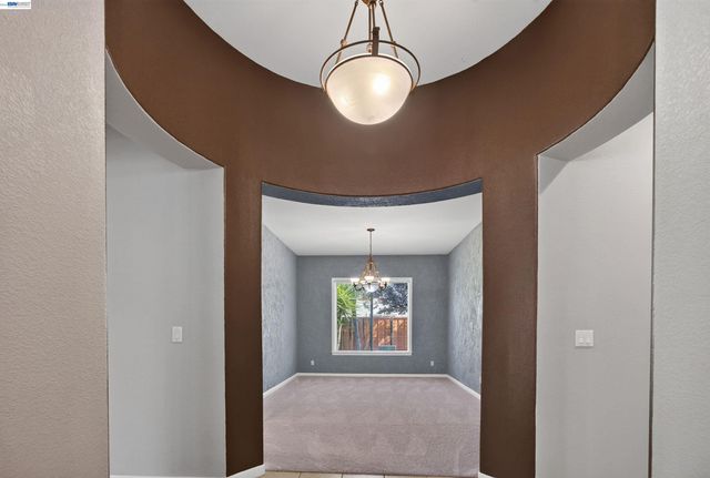 2243 Winchester Loop, Discovery Bay, CA 94505