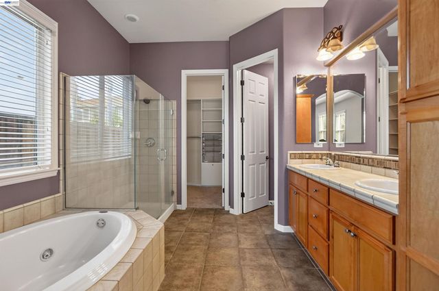 2243 Winchester Loop, Discovery Bay, CA 94505