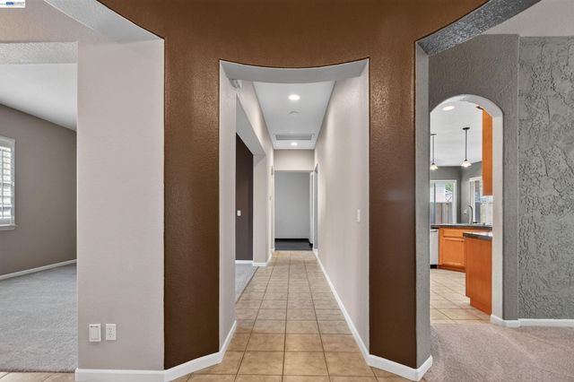 2243 Winchester Loop, Discovery Bay, CA 94505