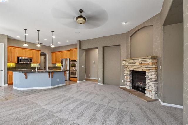 2243 Winchester Loop, Discovery Bay, CA 94505