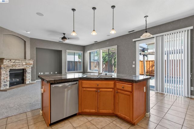 2243 Winchester Loop, Discovery Bay, CA 94505
