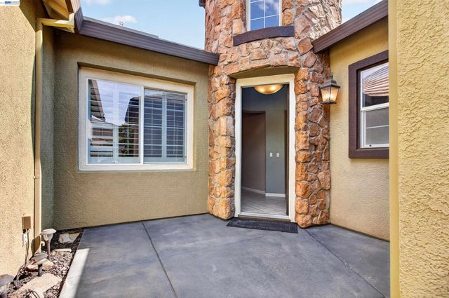 2243 Winchester Loop, Discovery Bay, CA 94505