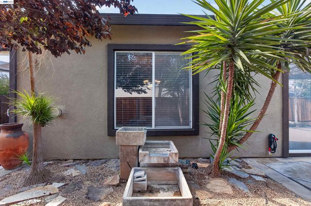 2243 Winchester Loop, Discovery Bay, CA 94505