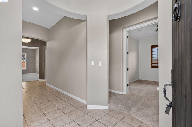 2243 Winchester Loop, Discovery Bay, CA 94505