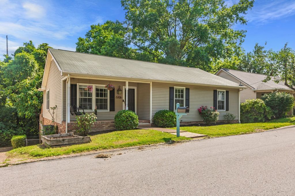 5436 Village Way, Nashville, TN 37211