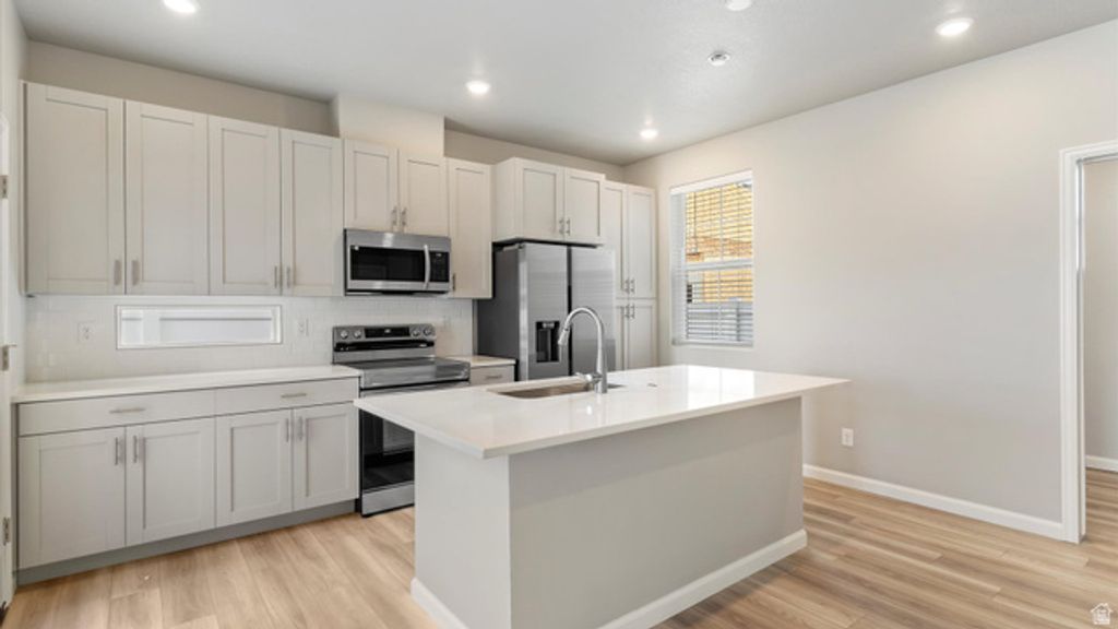 Image 9 of property listing at 82 N PROVO RIVER RD #251, Saratoga Springs, UT 84045