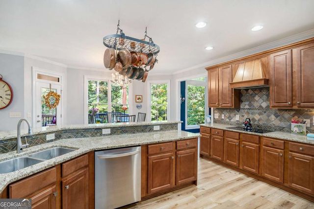 128 Brookfield Court SE, White, GA 30184