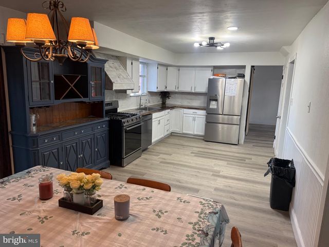 40 WOODLANE DR, Blackwood, NJ 08012