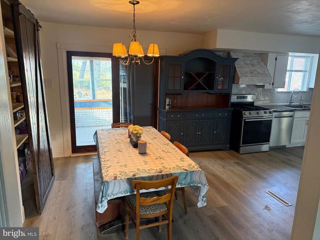 40 WOODLANE DR, Blackwood, NJ 08012