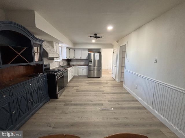 40 WOODLANE DR, Blackwood, NJ 08012