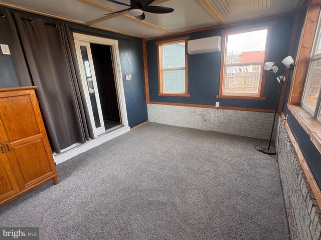 40 WOODLANE DR, Blackwood, NJ 08012