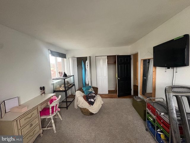 40 WOODLANE DR, Blackwood, NJ 08012