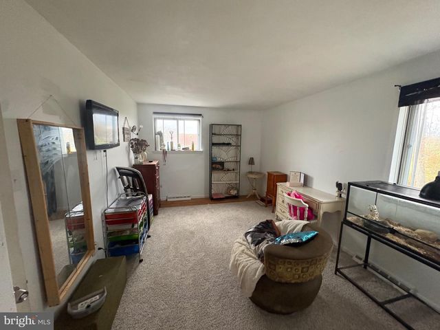 40 WOODLANE DR, Blackwood, NJ 08012